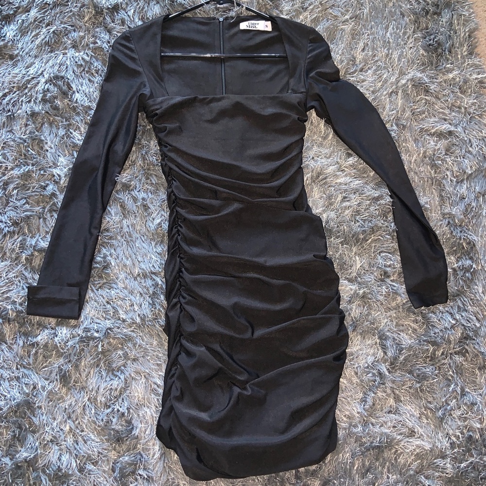 Black long sleeve bodycon dress